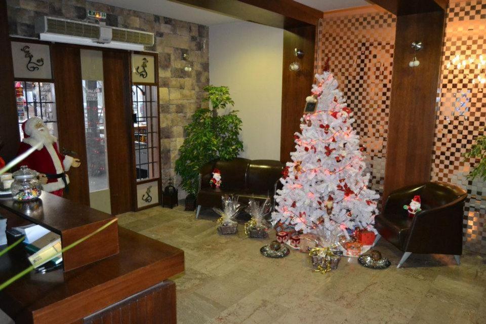 فندق Oasi Káto Loutrákion المظهر الخارجي الصورة